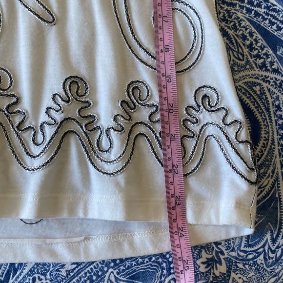 Lauren Michelle Embroidered Top - Picture 5 of 5